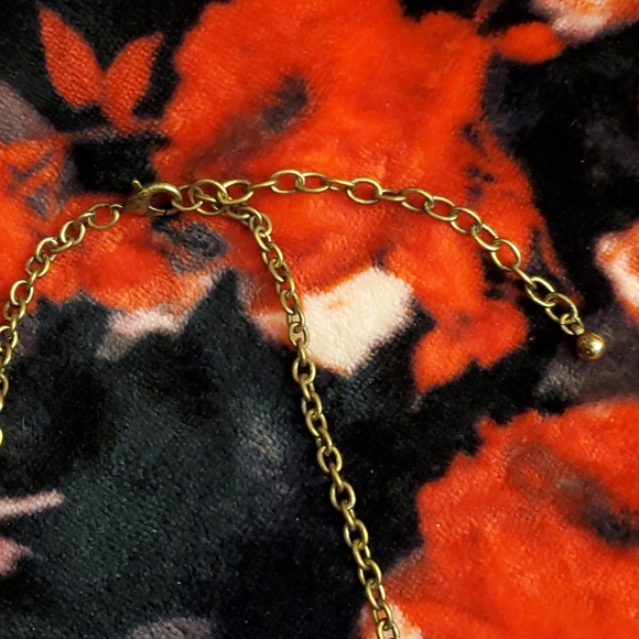 Floral diamond necklace - Picture 3 of 3